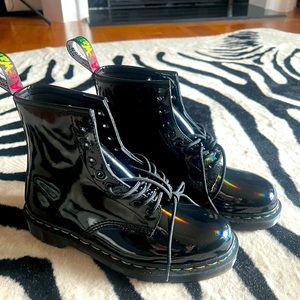 Rate Doc Martens Rainbow Holographic Patent Combat Boot- Sz 10 🌈
